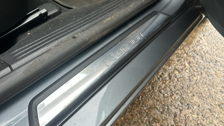 Volvo V40 D3 [4 Cyl 150] R DESIGN Pro 5dr Diesel Hatchback